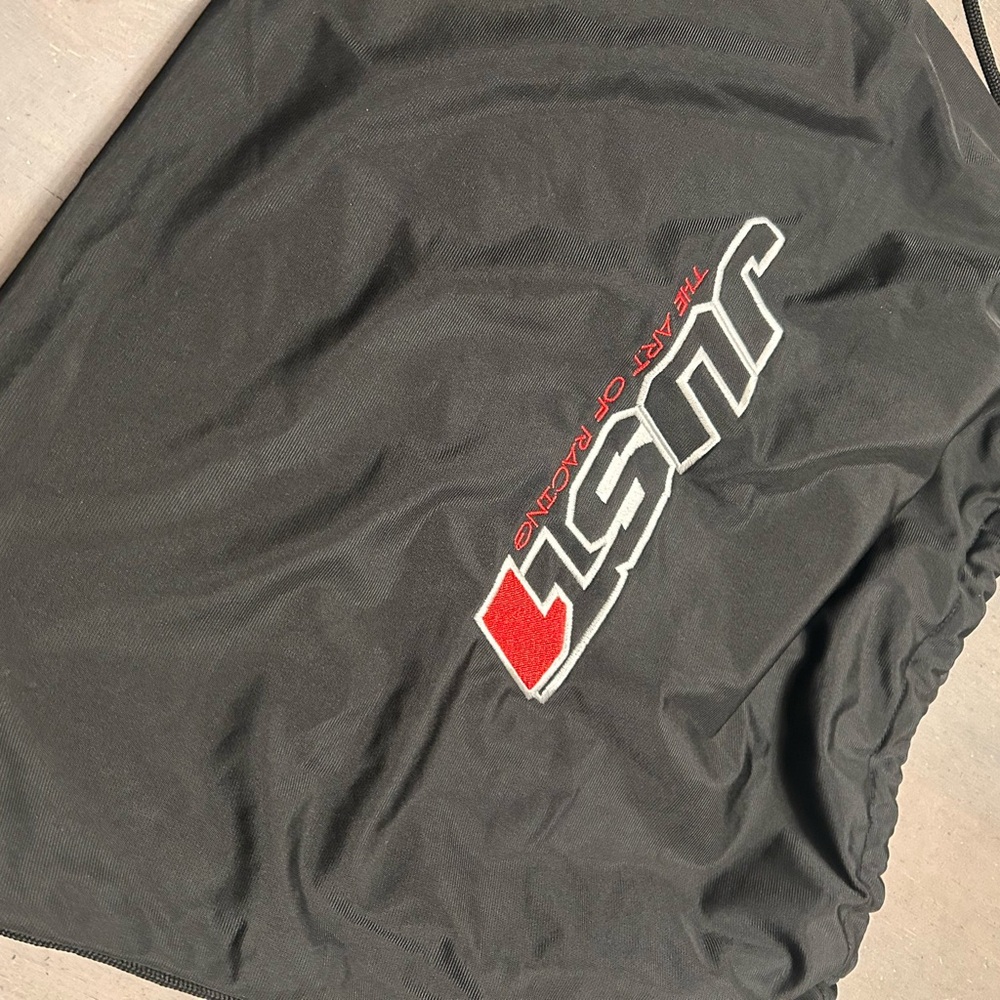 Formula 1 style backpack - Picture 8 of 8